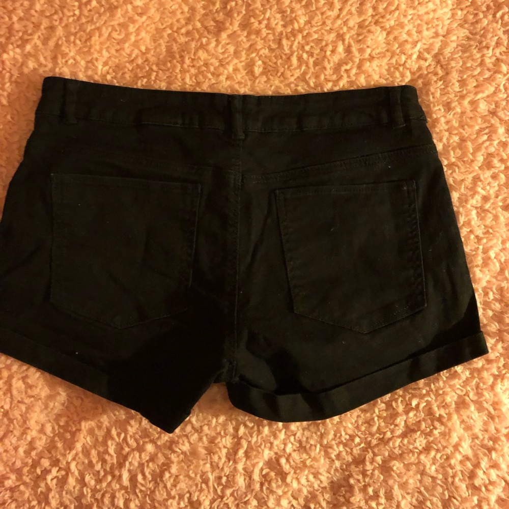 H&M black shorts